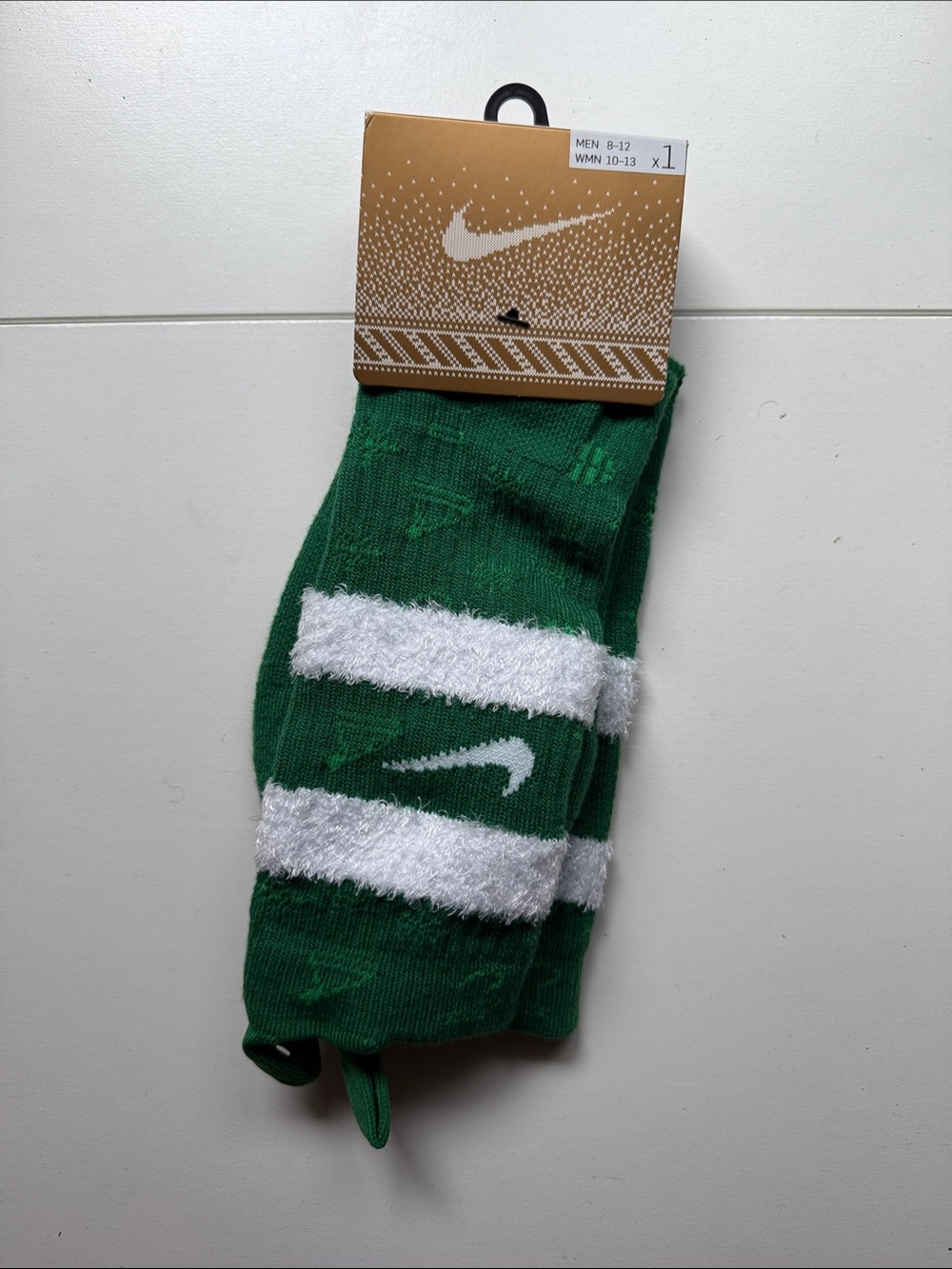 Nike Men's Green Athletic Christmas Socks - White Stripe